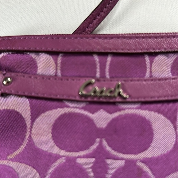 EUC Coach Signature C Wristlet - Picture 2 of 10